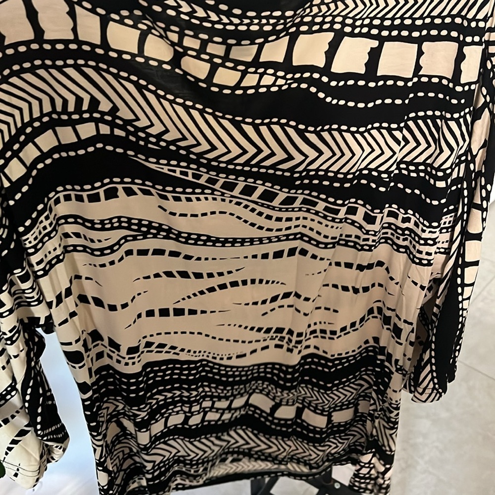 Ladies Top - Picture 4 of 4